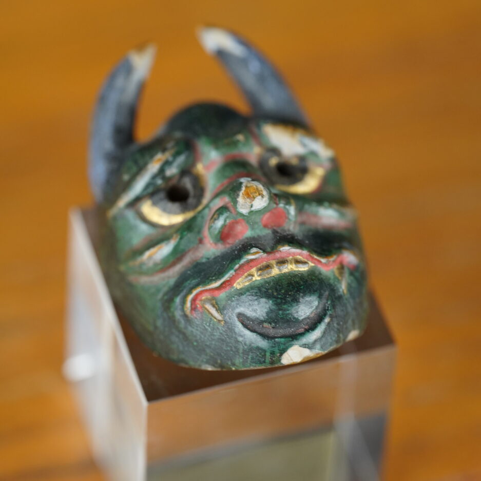 Netsuke japon masque démon japonais hannya en bois