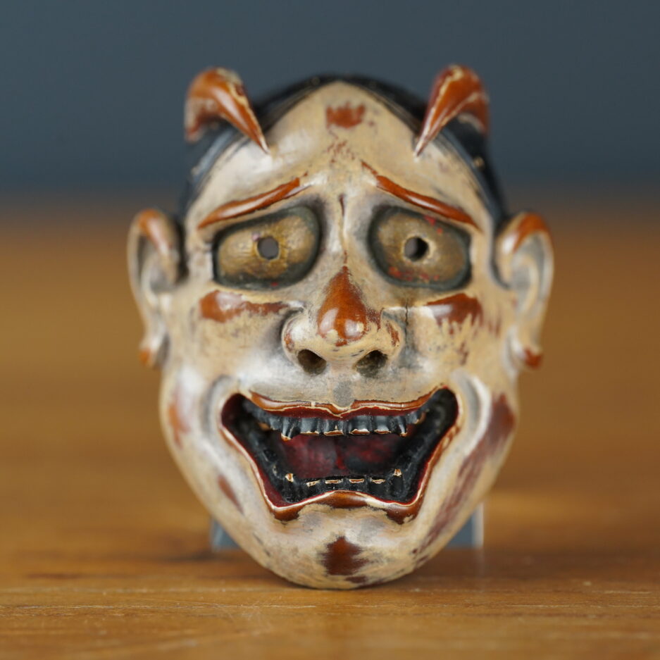 Netsuke japon masque démon japonais hannya en bois