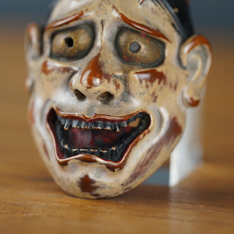 Netsuke japon masque démon japonais hannya en bois